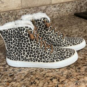 Sperry Leopard Print Fur-Lined Sneakers LIKE NEW
